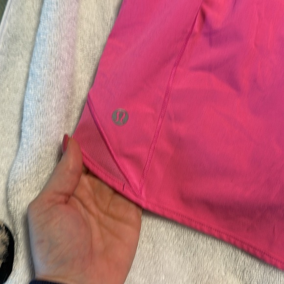 Lululemon hotty hot shorts size 6 pink - Picture 4 of 7
